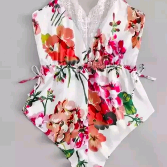 MEENA CUTIES Other - LINGERIE SATEEN LACE ONE PIECE WHITE FLORAL SLEEP SET